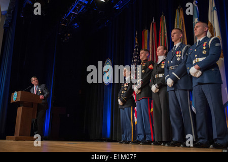 Outgoing Deputy Secretary of Defense Ash Carter, left, speaks during a farewell ceremony in his honor at the Pentagon in Arling Stock Photo