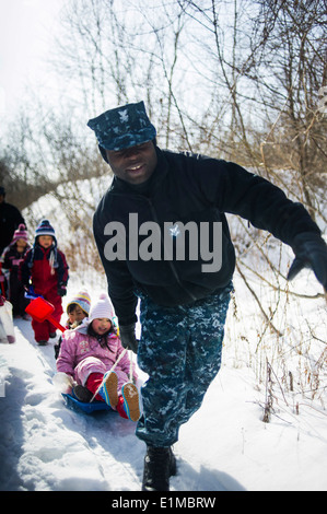 U.S. Navy Gas Turbine Systems Technician (Electrical) 2nd Class Prince Owusu, assigned to the engineering department of the gui Stock Photo