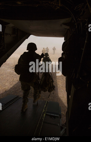 U.S. Marines with the 2nd Platoon, Lima Company, 3rd Battalion, 1st Marine Regiment, 1st Marine Division and Royal Thai marines Stock Photo