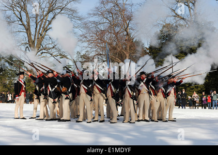 The U.S. Army 3rd Infantry, the Old Guard Fife and Drum Corps, and the Commander-in-Chief's Guard demonstrate Revolutionary War Stock Photo