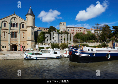 France, Languedoc-Roussillon, Aude department, Ventenac-en-Minervois and the Canal du Midi Stock Photo