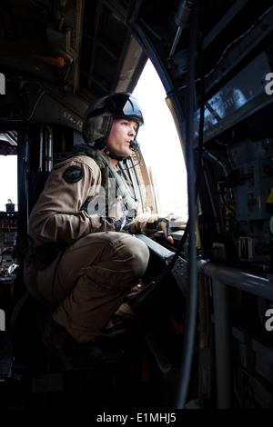 U.S. Marine Corps Staff Sgt. Derek Burleson, a crew chief with Marine Medium Helicopter Squadron (HMM) 364, Marine Aircraft Gro Stock Photo