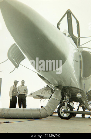 The Convair F-102 Delta Dagger was a pioneering U.S. interceptor jet ...