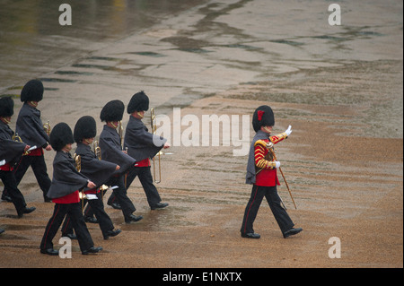 The final rehearsal of the Queen’s Birthday Parade, the Colonel’s Review, Nijmegen Company Grenadier Guards troop the Colour Stock Photo