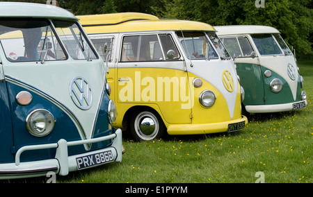 Line of VW Split Screen Volkswagen camper vans at a VW show Stock Photo ...