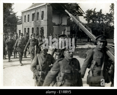 London Territorials on the march [Estaires La Bassée Road, France]. . Stock Photo