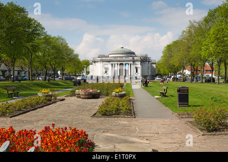 Houses and Gardens in the Historic Port Sunlight Garden Village. Stock Photo