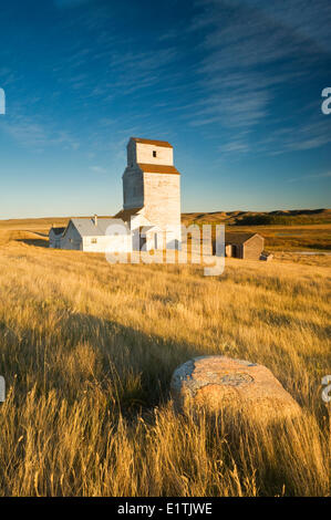 abandoned grain elevator, Thunder Creek, Saskatchewan, Canada Stock Photo