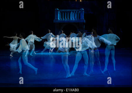 London, UK. 10th June, 2014. The English National Ballet presents the dress rehearsal for Romeo and Juliet starring Tamara Rojo and Carlos Acosta at the Royal Albert Hall Credit:  Piero Cruciatti/Alamy Live News Stock Photo