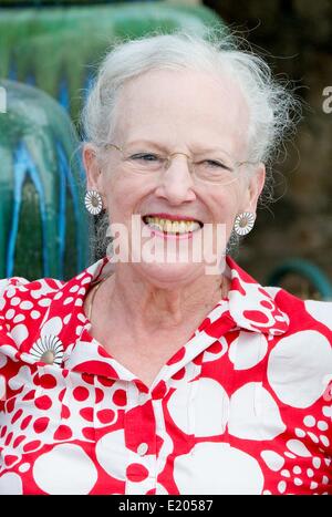 Cahors, France. 11th June, 2014. Queen Margrethe II. of Denmark during the photo session with family members on the occasion of his 80th birthday at Chateau de Cayx in France, 11 June 2014. Credit:  dpa picture alliance/Alamy Live News Stock Photo