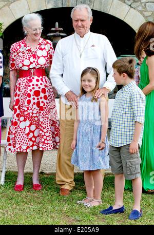 Cahors, France. 11th June, 2014. (L-R) Queen Margrethe II., Prince Henrik, Princess Isabella, Prince Christian of Denmark during the photo session on the occasion of Prince Henrik's 80th birthday at Chateau de Cayx in France, 11 June 2014. Credit:  dpa picture alliance/Alamy Live News Stock Photo