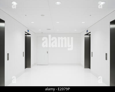 Palace of Justice, Amsterdam, Amsterdam, Netherlands. Architect: Claus + Kaan, 2013. White unfurnished room. Stock Photo