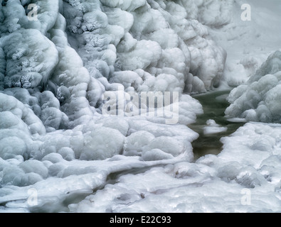 Latourell Falls with ice and snow. Columbia River Gorge National Scenic Area, Oregon Stock Photo