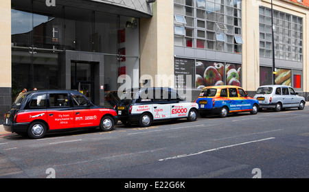 Hackney Cabs, Private Hire Vehicles for hire  Taxis in Manchester City Centre, Lancashire, UK Stock Photo