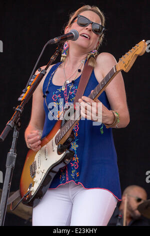 Manchester, Tennessee, USA. 14th June, 2014. SUSAN TEDESCHI of Tedeschi Trucks Band performs live at the 2014 Bonnaroo Music and Arts Festival in Manchester, Tennessee Credit:  Daniel DeSlover/ZUMAPRESS.com/Alamy Live News Stock Photo