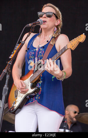 Manchester, Tennessee, USA. 14th June, 2014. SUSAN TEDESCHI of Tedeschi Trucks Band performs live at the 2014 Bonnaroo Music and Arts Festival in Manchester, Tennessee Credit:  Daniel DeSlover/ZUMAPRESS.com/Alamy Live News Stock Photo