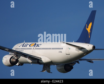 EI-DSL Air One, Airbus A320 takeoff from Schiphol (AMS - EHAM), The Netherlands, 17may2014, pic-4 Stock Photo