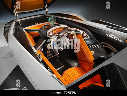 Egoista hi-res stock photography and images - Alamy