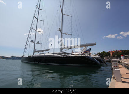 The New Sailing Super Yacht Vertigo which was Commissioned by Rupert Murdoch, anchored in Zadar marina. The super yacht 'Vertigo' is a 67.2 metre sailing vessel and would command a hefty rental price of a round 295.000 euros is now available for Charter  Featuring: View Where: Zadar, Croatia When: 27 Jun 2013 Stock Photo