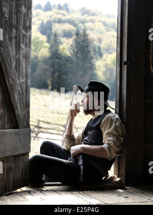 Kevin Costner ('Devil' Anse Hatfield) in serie TV HATFIELDS AND McCOYS  (titre original: The Hatfields and the McCoys) - 2012  Featuring: Kevin Costner Where: United States When: 25 Oct 2011 Stock Photo