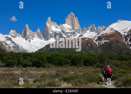 Trekkers and Mount Fitz Roy massif. Los Glaciares National Park. Patagonia. Argentina Stock Photo