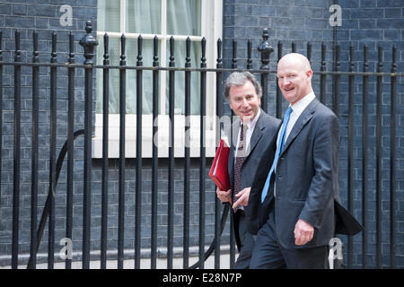 Downing Street, London, UK. 17th June 2014. Minsters arrive at Downing Street in London for the weekly cabinet Meeting. Pictured L-R: Oliver Letwin - Minister for Government Policy; David Willetts - Minister of State for Universities and Science. Credit:  Lee Thomas/Alamy Live News Stock Photo