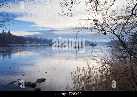 Windermere frozen in winter. Taken from the Bowness side of the ferry point. grid ref 397 958 Stock Photo