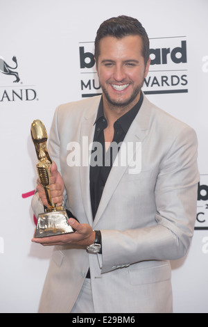 Recording artist Luke Bryan attends the 2014 Billboard Music Awards ...