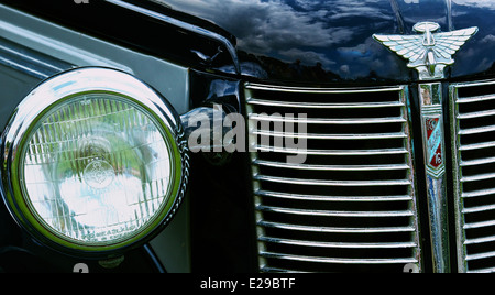 Austin 16 vintage car front grill headlamp and motif badge Autokarna 2014 Wollaton Park Nottingham east Midlands England Europe Stock Photo