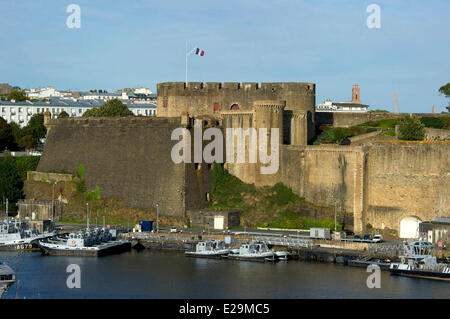 France, Finistere, Brest, the Castle (Sea Museum), mouth of Penfeld Stock Photo