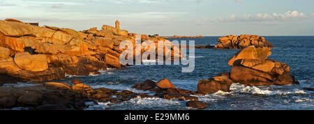 France, Cotes d'Armor, Ploumanac'h, Cote de Granit Rose (Pink Granite coast) Stock Photo