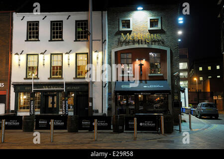 United Kingdom, Northern Ireland, Belfast, the oldest pub in town dating back to 1711 the McHughs Stock Photo