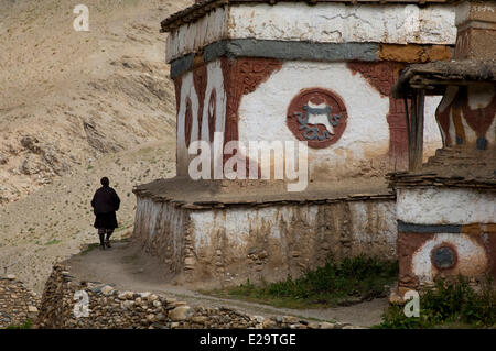 Nepal, Karnali Zone, Dolpo Region, Tarap valley, chorten Stock Photo