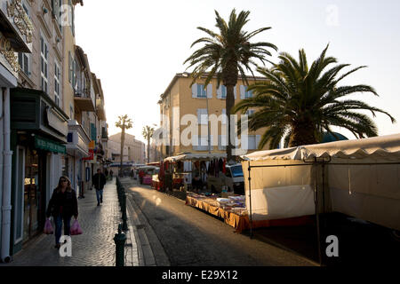 France, Var, Sanary sur Mer, the village, alley and building Stock Photo