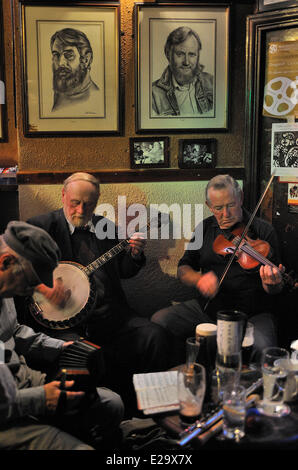 Ireland, Dublin, Merrion row, O'Donoghue's pub, Live irish music Stock Photo
