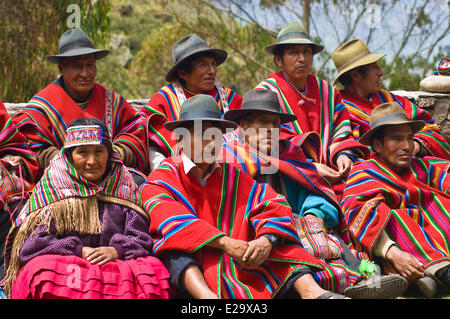 Bolivia, Cordillera Apolobamba, Chari, asembly of master herborist healers Kallawaya of the valley, during a training seminary Stock Photo