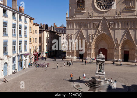 France, Rhone, Lyon, historical site listed as World Heritage by UNESCO, Vieux Lyon (Old Town), Saint Jean District, fountain Stock Photo