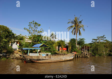 Vietnam, Can Tho province, Mekong delta, Can Tho, traditionnal boat on the chanels Stock Photo