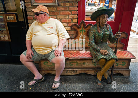 United States, South Dakota, Wall, obese man inside the Wall Drug store Stock Photo