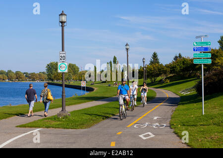 Canada, Quebec Province, Montreal, Lachine, Rene Levesque Park, bicycle and pedestrian path Stock Photo
