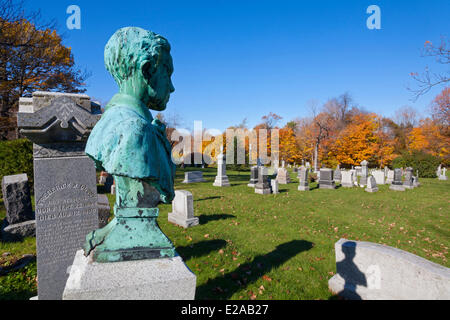 Canada, Quebec Province, Montreal, the Mount Royal, Mount Royal Cemetery in autumn Stock Photo