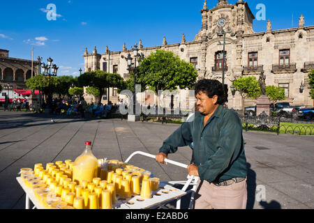 Mexico, Jalisco state, Guadalajara, Plaza de Armas and the baroque Governor's Palace (Palacio de Gobierno) in the historical Stock Photo