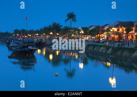 Restaurants and bars on An Hoi island at dusk, Hoi An (UNESCO World Heritage Site), Quang Ham, Vietnam Stock Photo