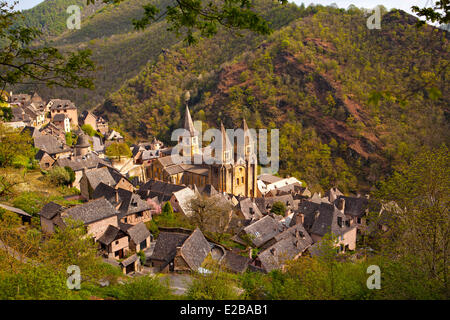 France, Aveyron, Conques, labeled Les Plus Beaux Villages de France (The Most Beautiful Villages of France), stop on El Camino de Santiago, 11th and 12th century Sainte Foy abbey, listed as World Heritage by UNESCO, a masterpiece of Romanesque art Stock Photo