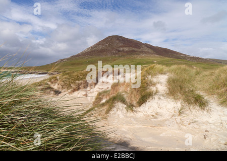 The hill of Ceapbhal and the coast near Northton, Isle of Harris, Outer Hebrides, Scotland Stock Photo