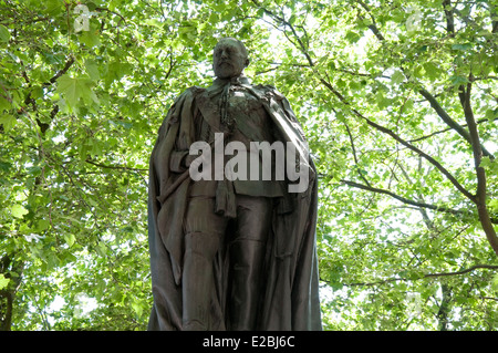 Statue of King Edward VII in Sheffield, South Yorkshire England UK Stock Photo