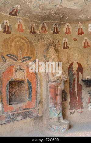 China, Gansu, Bingling Si caves, Painted and sculpted Buddhas (Tang dynasty) Stock Photo