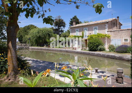 France, Aude, Pexiora, navigation on the Canal du Midi, listed as World Heritage by UNESCO, Treboul lock Stock Photo