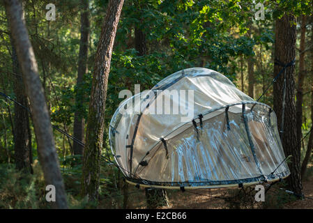 France, Morbihan, Nivillac, bubble tent in unusual accommodation site of the Pertuis Rofo Stock Photo