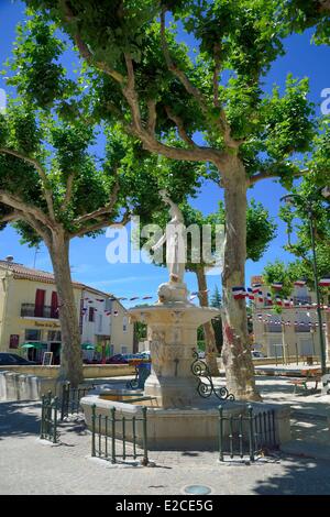 France, Herault, Lieurant les Beziers, place of the Republic, war memorial on a place of village shielded from plane trees Stock Photo